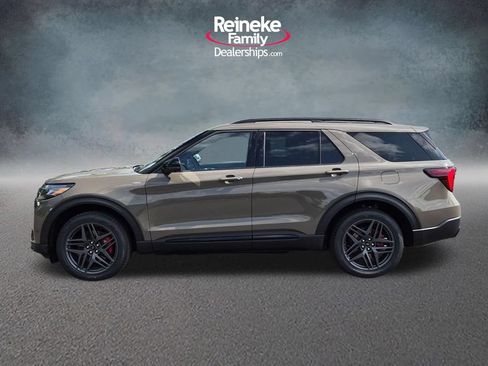 New 2026 Ford Explorer ST-Line w/ ST-Line Street Pack AWD/4WD image 9
