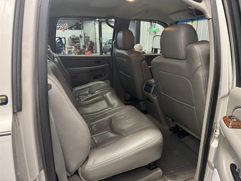 Used 2005 Chevrolet Silverado 2500 LT w/ Heavy-Duty Power Package image 15