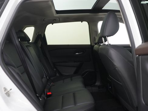 Used 2023 Nissan Rogue SL w/ SL Premium Package AWD/4WD image 12
