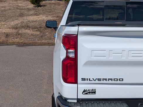 Used 2020 Chevrolet Silverado 1500 LTZ AWD/4WD image 17