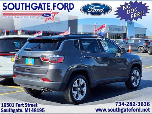 Used 2021 Jeep Compass Limited w/ Sun and Sound Group AWD/4WD image 2