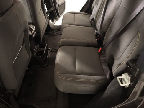 Used 2024 Jeep Wrangler Sport S image 12