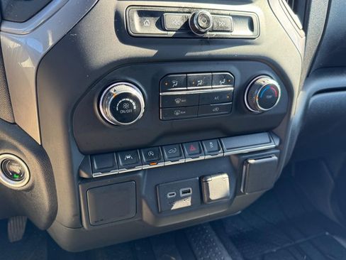 Used 2023 Chevrolet Silverado 1500 Custom image 18