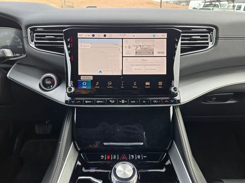 New 2026 Jeep Grand Wagoneer 4WD image 18