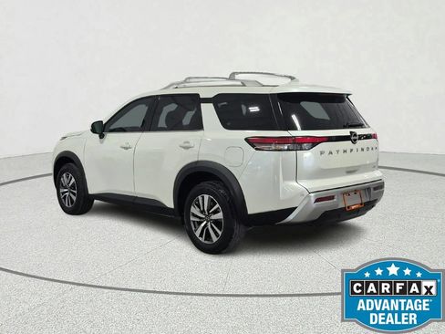 Used 2023 Nissan Pathfinder SL FWD image 7