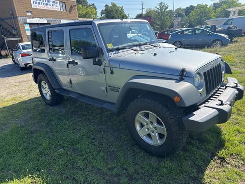 Used 2015 Jeep Wrangler Unlimited Sport w/ Quick Order Package 24S AWD/4WD image 11