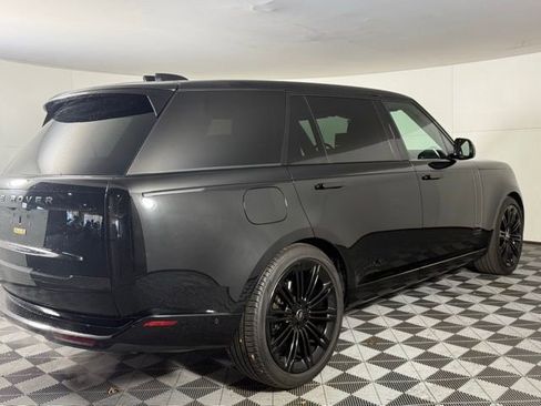 Used 2024 Land Rover Range Rover Long Wheelbase Autobiography image 5