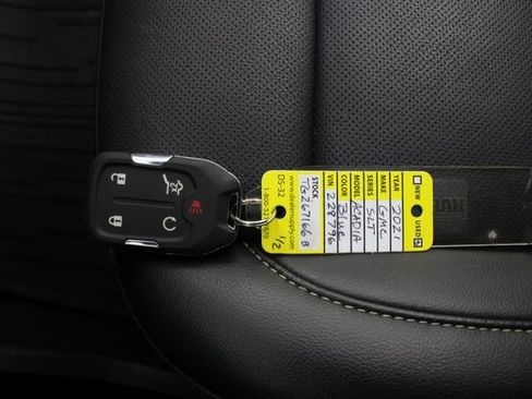 Used 2021 GMC Acadia SLT w/ Technology Package image 9