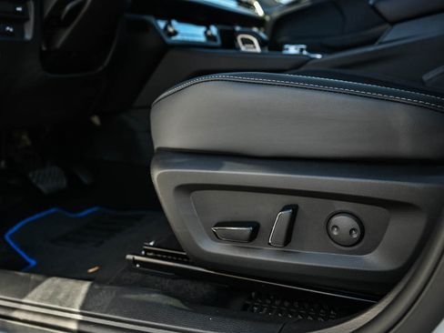 New 2025 Mitsubishi Outlander SE image 18