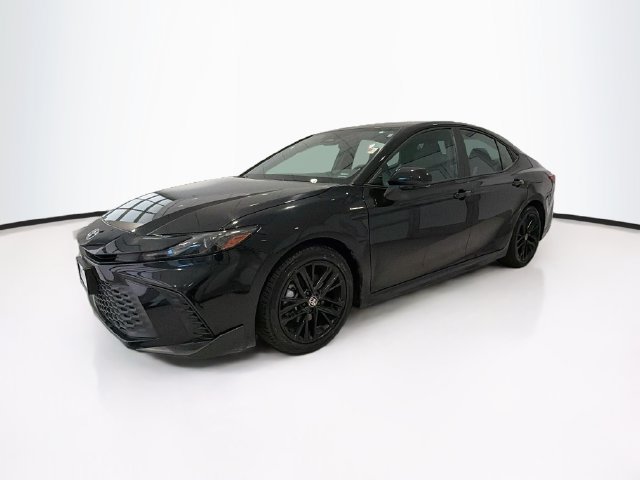 Used 2025 Toyota Camry SE FWD image 3