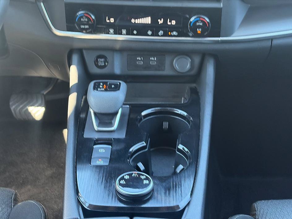 Certified 2025 Nissan Rogue SV AWD/4WD image 41
