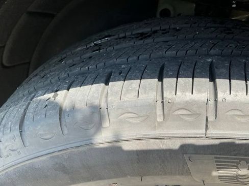 Used 2023 Chevrolet Equinox LT FWD image 12