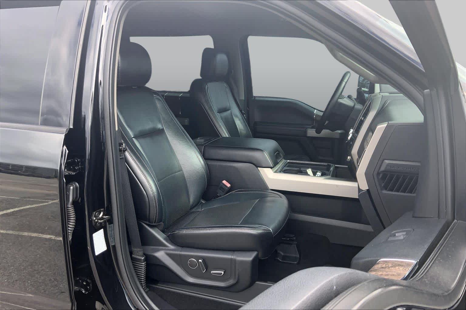 Used 2019 Ford F350 Lariat w/ Lariat Ultimate Package AWD/4WD image 9