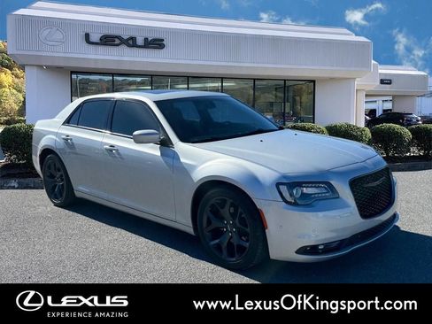 Used 2020 Chrysler 300 S w/ 300S Premium Group image 7