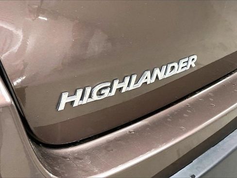 Used 2017 Toyota Highlander XLE image 9