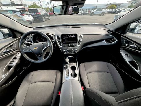 Used 2024 Chevrolet Malibu LT FWD image 18