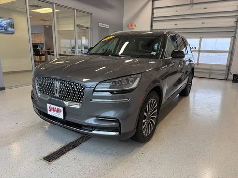 Used 2023 Lincoln Aviator AWD w/ Premium Package image 6
