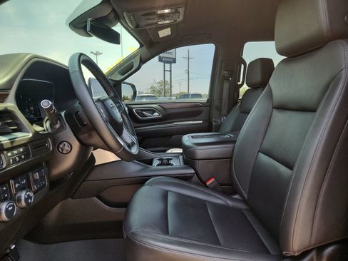 Used 2024 Chevrolet Tahoe Z71 w/ Luxury Package AWD/4WD image 16