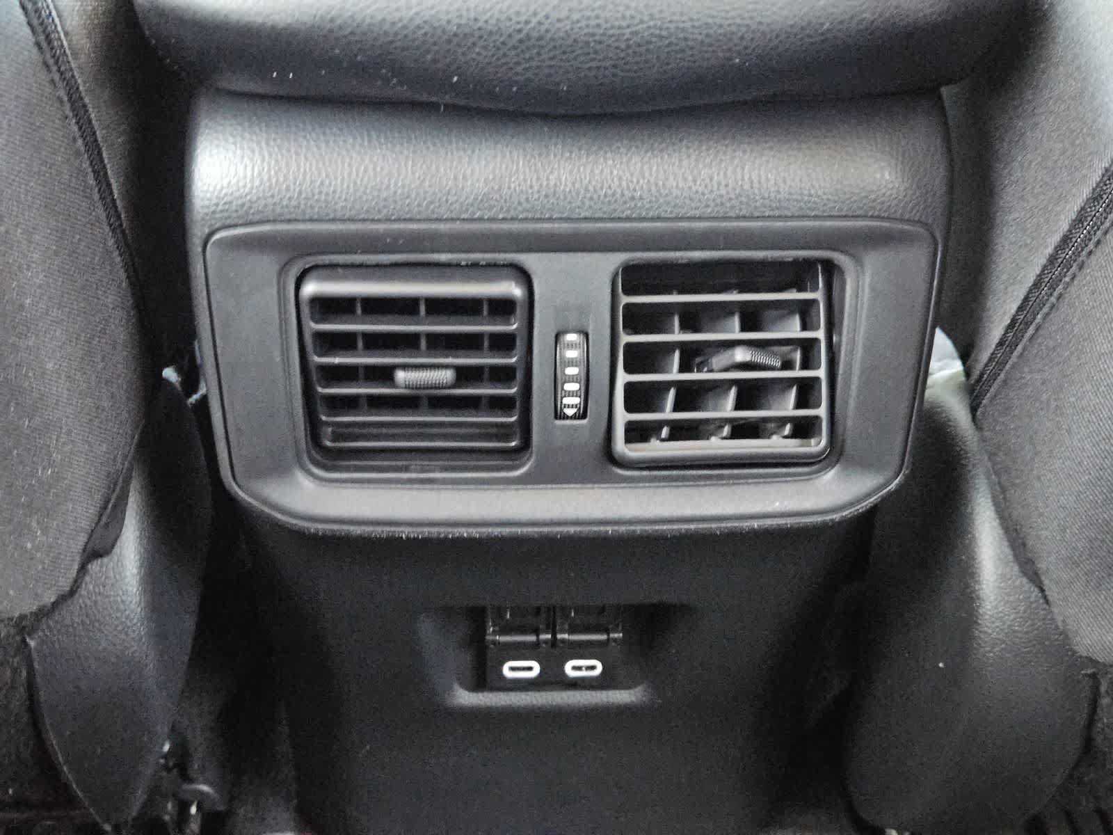 Used 2024 Toyota RAV4 XLE FWD image 28