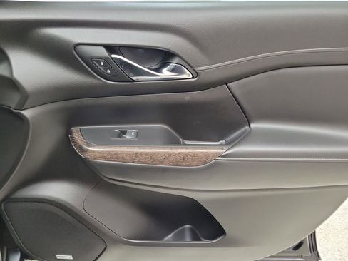 Used 2022 GMC Acadia Denali w/ Denali Ultimate Package image 25