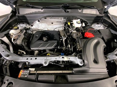 Used 2025 Chevrolet TrailBlazer LT AWD/4WD image 10