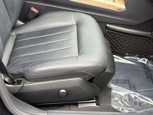 Used 2011 Mercedes-Benz E 350 4MATIC Sedan image 9