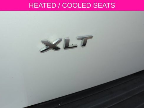 Used 2016 Ford Expedition XLT w/ Equipment Group 202A RWD image 12