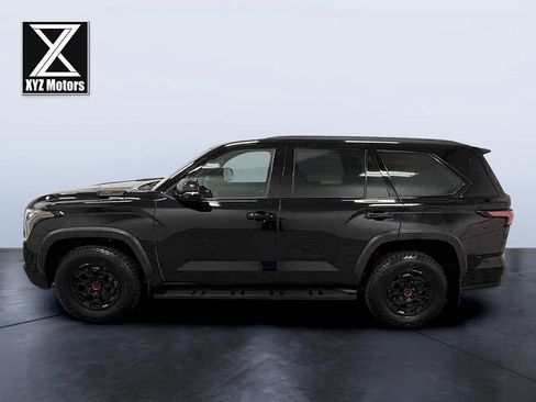 Used 2024 Toyota Sequoia Platinum image 3