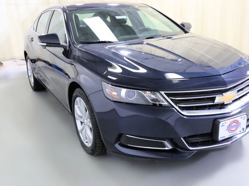 Used 2017 Chevrolet Impala LT w/ Convenience Package image 17