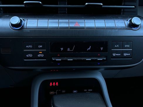 Used 2025 Hyundai Kona SEL image 28