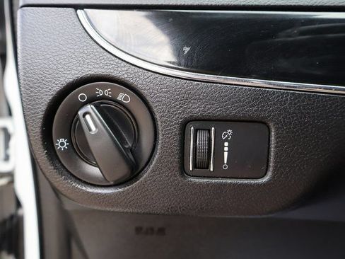 Used 2015 Dodge Grand Caravan SE FWD image 36