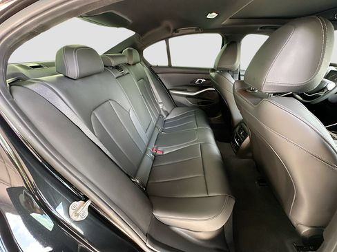Certified 2025 BMW 330i Sedan RWD image 28