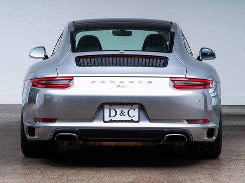 Used 2018 Porsche 911 Carrera RWD image 6