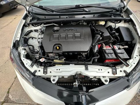 Used 2018 Toyota Corolla LE FWD image 19