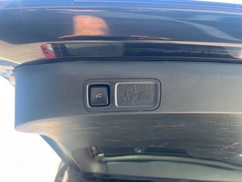 Used 2023 Ford Expedition Max Limited image 16