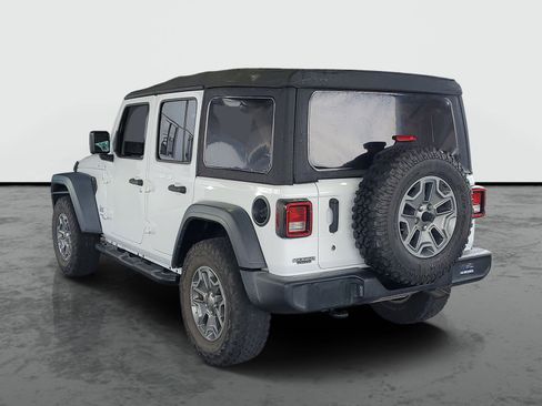 Used 2018 Jeep Wrangler Unlimited Sport AWD/4WD image 3