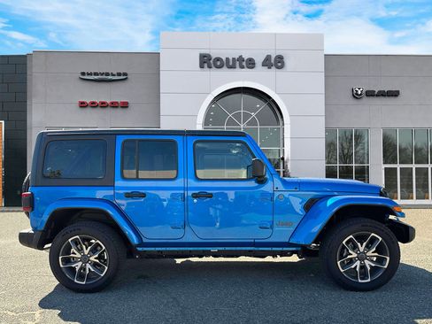 Used 2024 Jeep Wrangler Unlimited w/ Convenience Group image 6