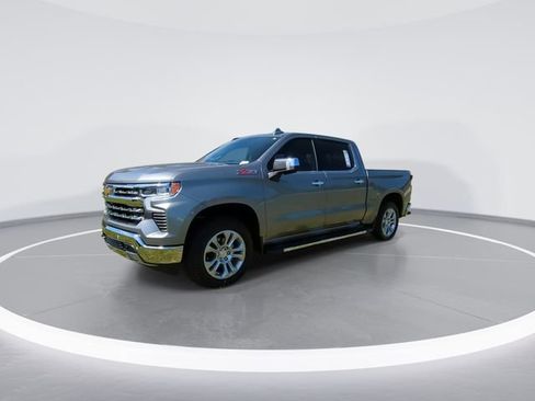 Used 2025 Chevrolet Silverado 1500 LTZ w/ LTZ Premium Package AWD/4WD image 4