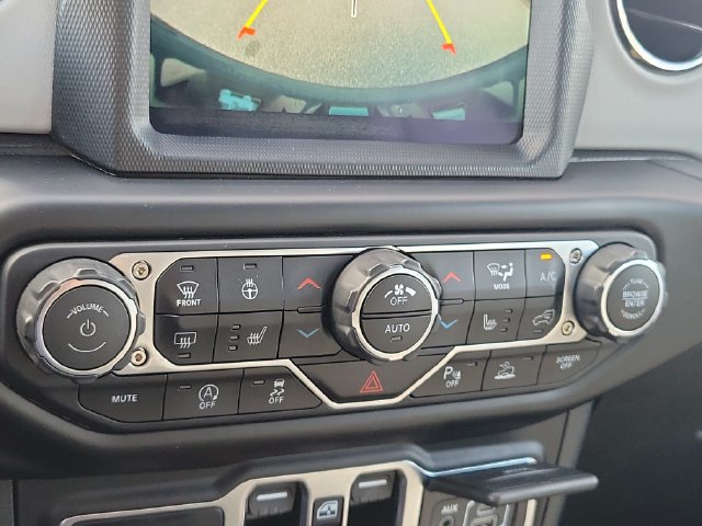 Used 2022 Jeep Wrangler Unlimited Sahara AWD/4WD image 50