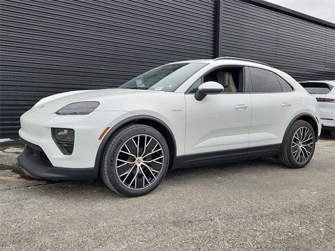 New 2025 Porsche Macan 4 Electric image 1