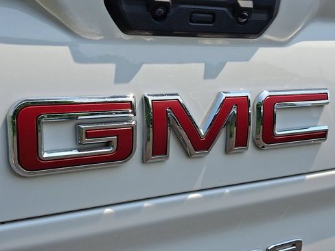 Used 2026 GMC Sierra 1500 SLT AWD/4WD image 29