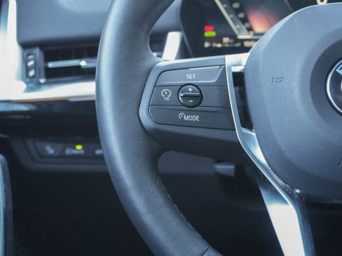 Certified 2025 BMW X2 xDrive28i image 17