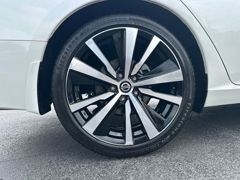 Used 2020 Nissan Altima 2.5 SR FWD image 18