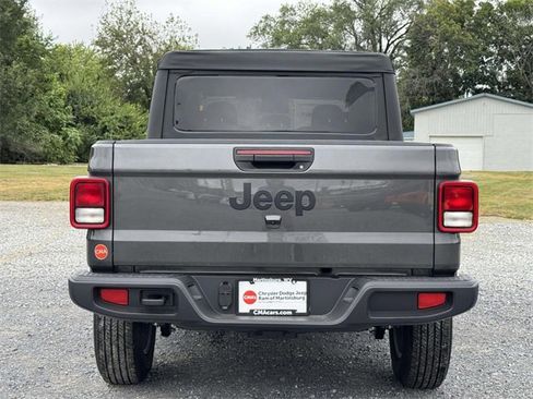 New 2025 Jeep Gladiator Sport image 20