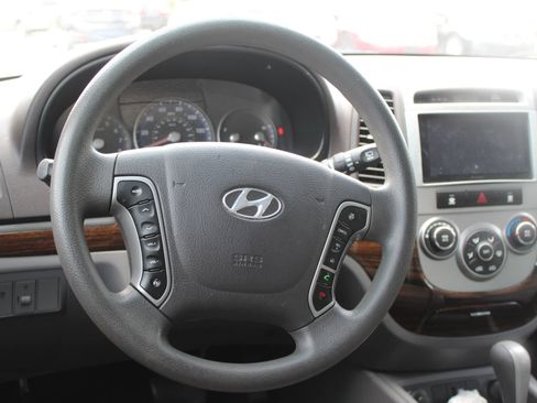 Used 2012 Hyundai Santa Fe GLS FWD image 6