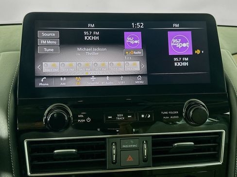 Used 2022 Nissan Armada SL w/ Captain's Chairs Package RWD image 16