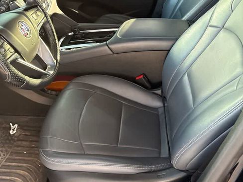 Used 2024 Buick Enclave Essence FWD image 11