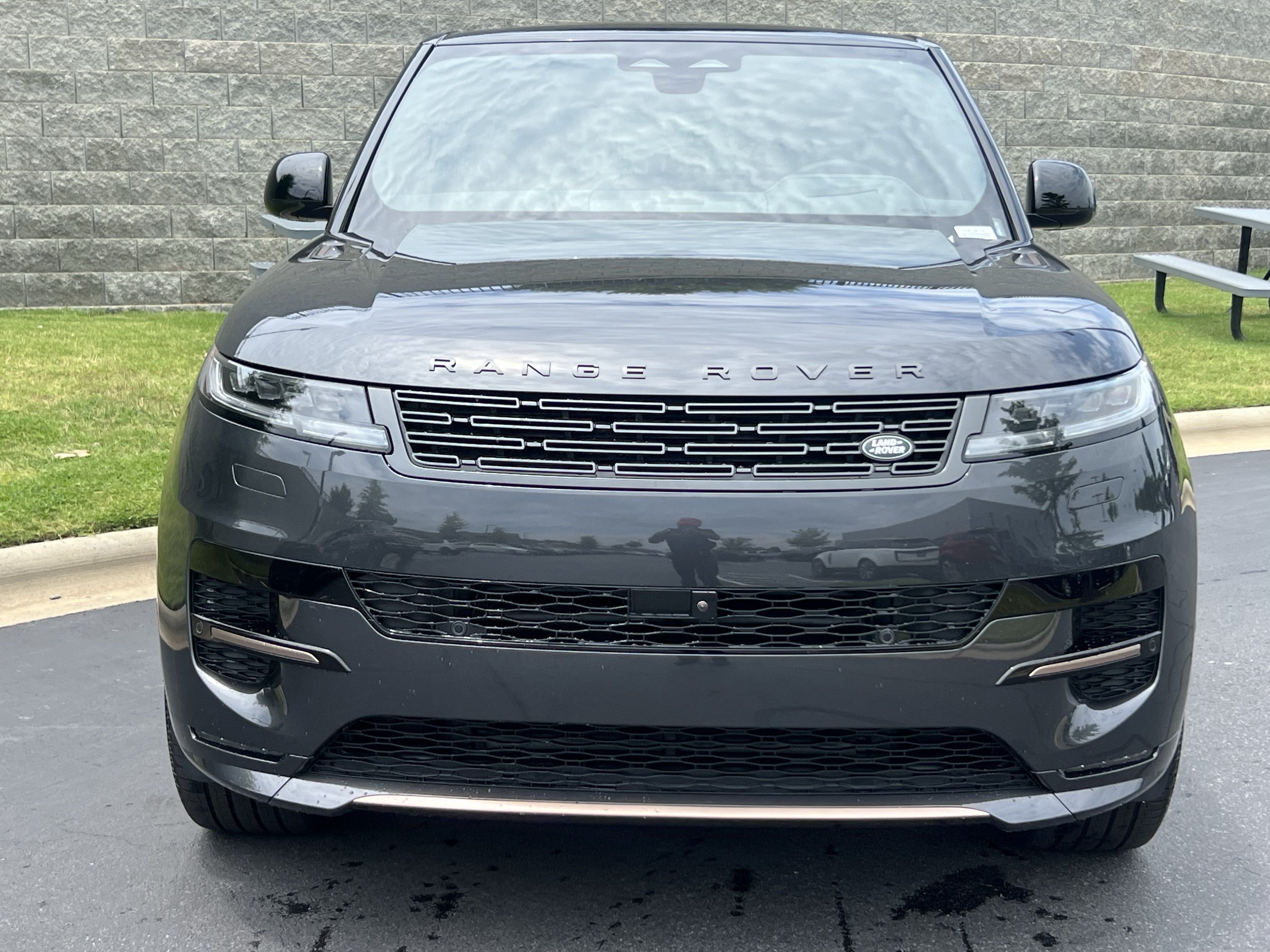 New 2026 Land Rover Range Rover Sport Dynamic SE AWD/4WD image 10