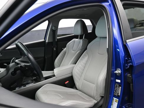 Used 2023 Hyundai Elantra Limited FWD image 10