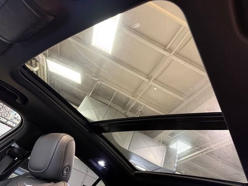 Used 2021 Cadillac XT4 Sport w/ Sun And Sound Package AWD/4WD image 18